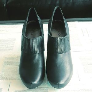 me too "Lexus" leather booties